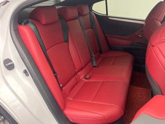 TOYOTA LEXUS ES300H 2021 Image 31