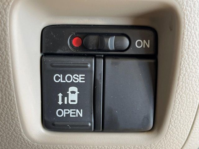 HONDA N BOX 2015 Image 31