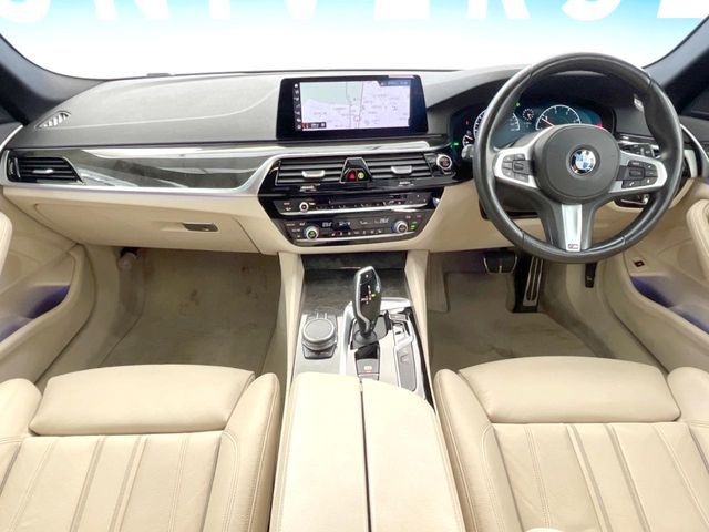BMW 5SERIES TOURING 2019 Image 31