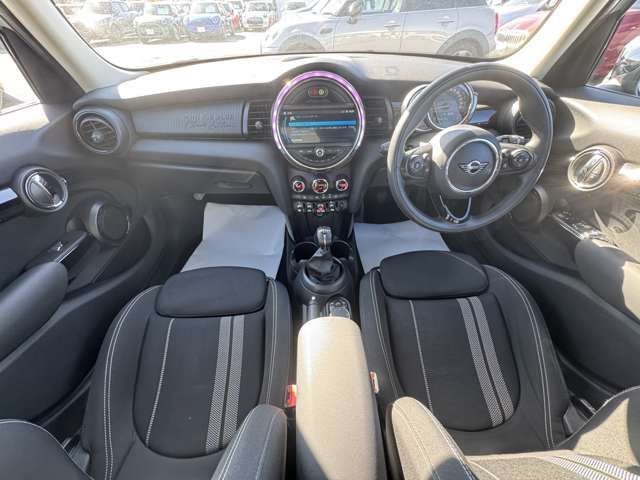 BMW MINI COOPER S 5DOOR 2018 Image 31