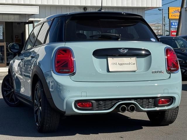 BMW MINI COOPER S 5DOOR 2018 Image 31