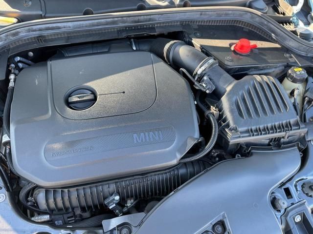 BMW MINI COOPER S 5DOOR 2018 Image 31