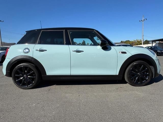 BMW MINI COOPER S 5DOOR 2018 Image 31