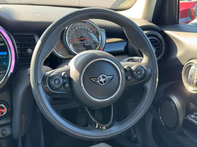 BMW MINI COOPER S 5DOOR 2018 Image 31