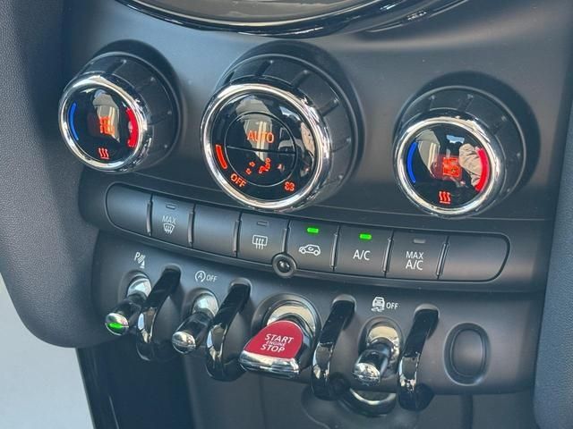 BMW MINI COOPER S 5DOOR 2018 Image 31