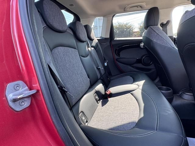 BMW MINI COOPER 5DOOR 2020 Image 31