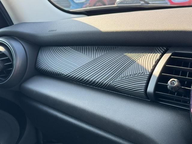 BMW MINI COOPER 5DOOR 2020 Image 31