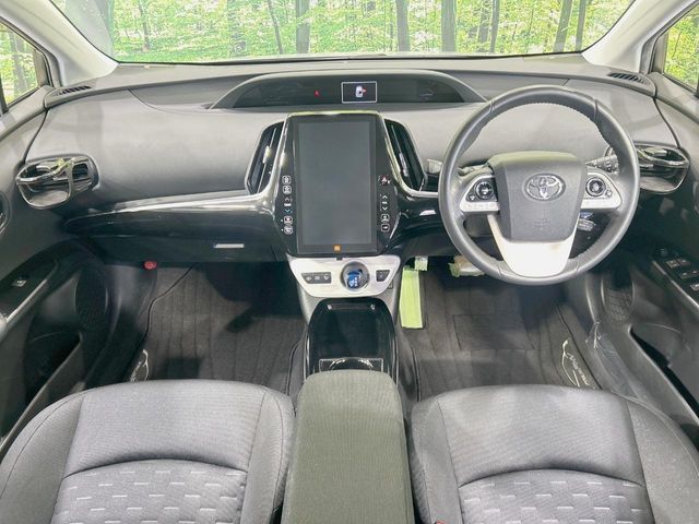 TOYOTA PRIUS PHV 2017 Image 31