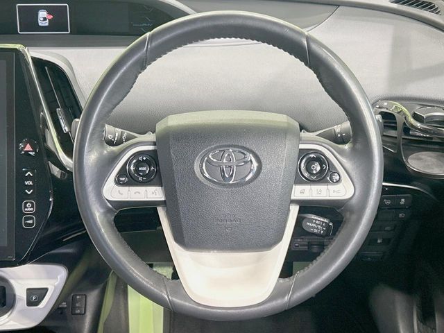 TOYOTA PRIUS PHV 2017 Image 31