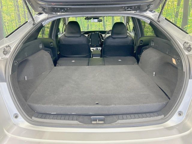 TOYOTA PRIUS PHV 2017 Image 31