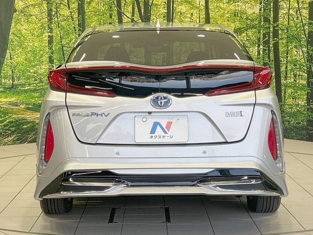 TOYOTA PRIUS PHV 2017 Image 31