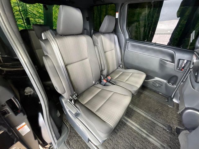 TOYOTA VOXY HYBRID 2019 Image 31