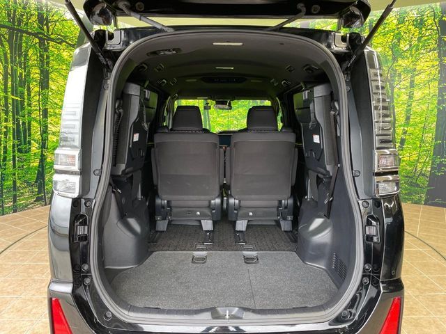 TOYOTA VOXY HYBRID 2019 Image 31