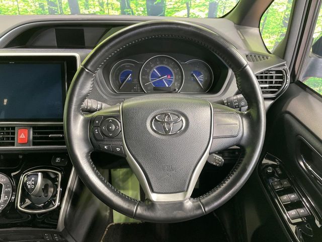 TOYOTA VOXY HYBRID 2019 Image 31