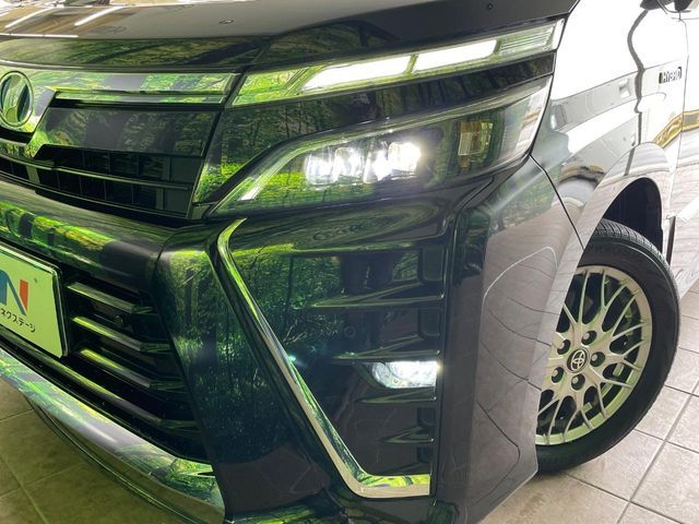 TOYOTA VOXY HYBRID 2019 Image 31