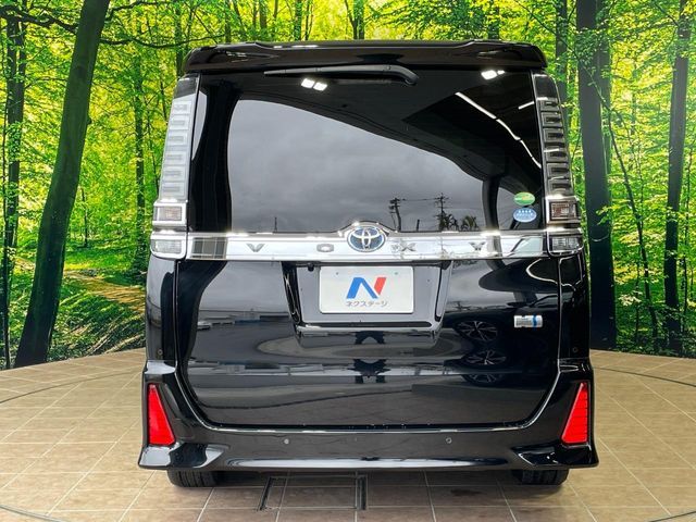 TOYOTA VOXY HYBRID 2019 Image 31