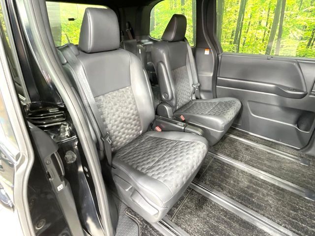 TOYOTA VOXY HYBRID 2023 Image 31