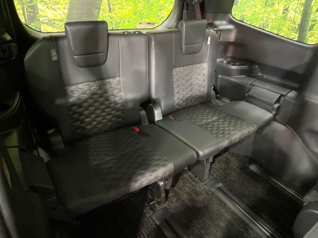 TOYOTA VOXY HYBRID 2023 Image 31