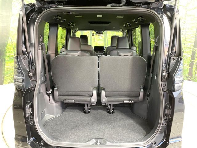 TOYOTA VOXY HYBRID 2023 Image 31