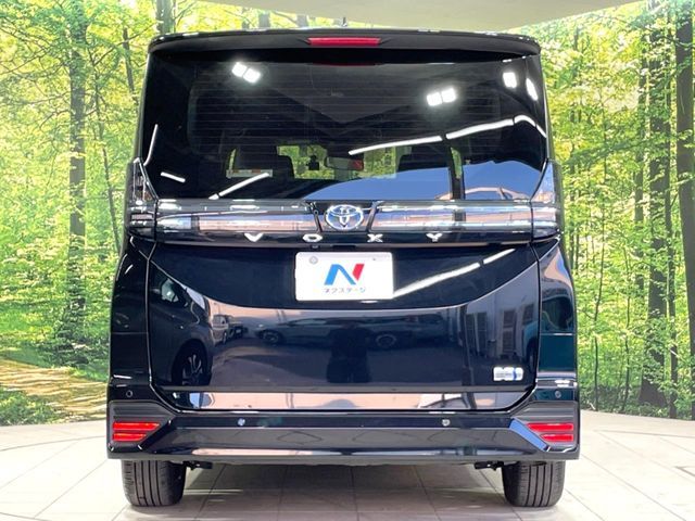 TOYOTA VOXY HYBRID 2023 Image 31