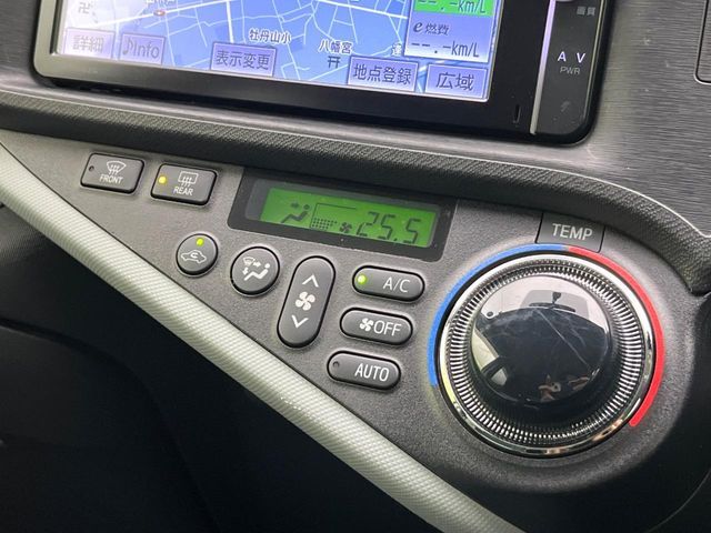 TOYOTA AQUA 2013 Image 31