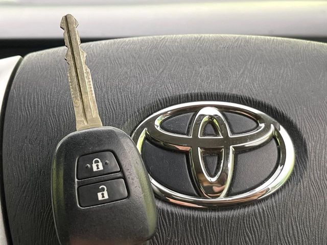 TOYOTA AQUA 2013 Image 31