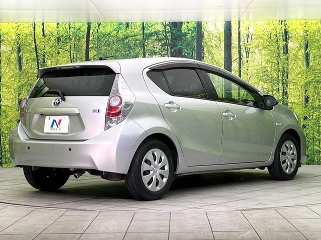 TOYOTA AQUA 2013 Image 31