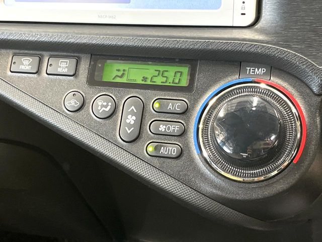 TOYOTA AQUA 2014 Image 31