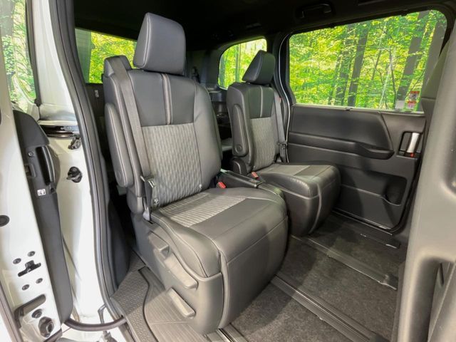 TOYOTA NOAH HYBRID 2026 Image 31