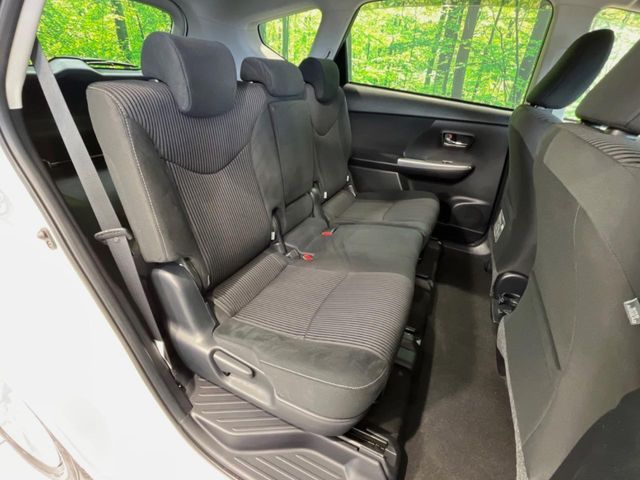 TOYOTA PRIUS ALPHA 2015 Image 31