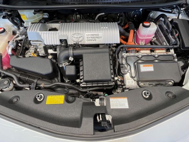 TOYOTA PRIUS ALPHA 2015 Image 31