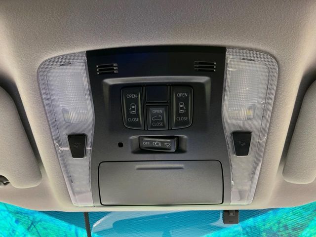 TOYOTA VELLFIRE 2017 Image 31