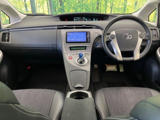 TOYOTA PRIUS 2013 Image 31