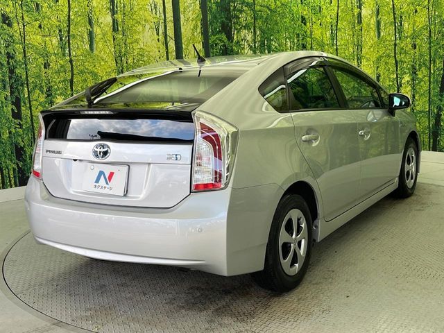 TOYOTA PRIUS 2013 Image 31