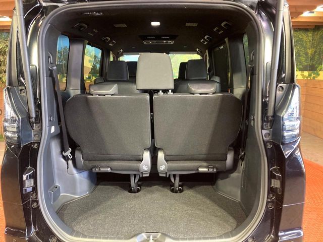 TOYOTA VOXY HYBRID 2024 Image 31