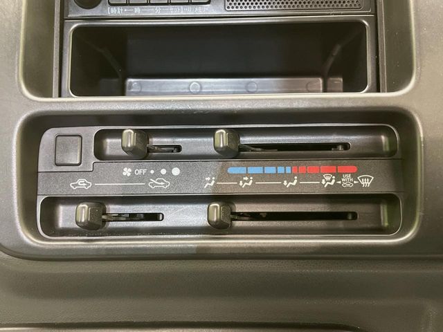 DAIHATSU HIJET TRUCK 4WD 2012 Image 31