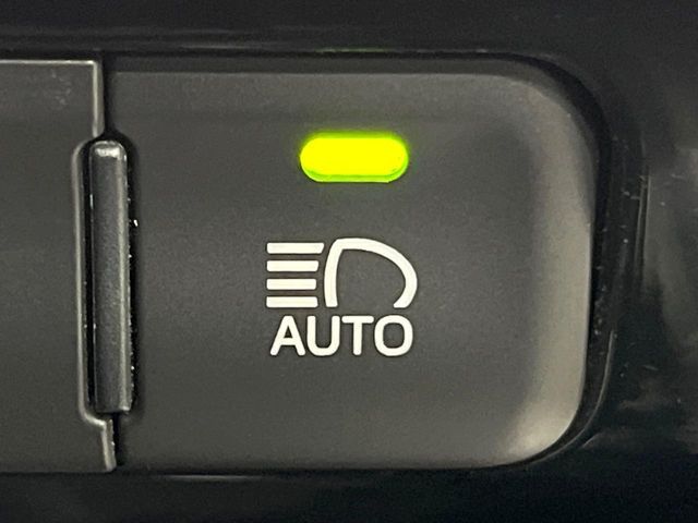 TOYOTA PRIUS 2017 Image 31