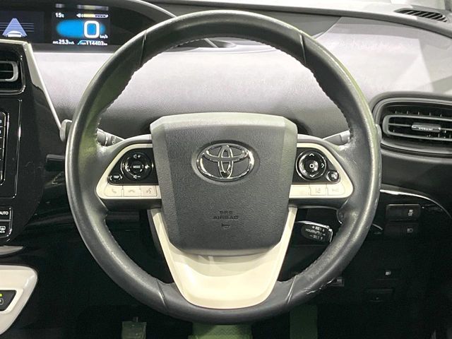 TOYOTA PRIUS 2017 Image 31