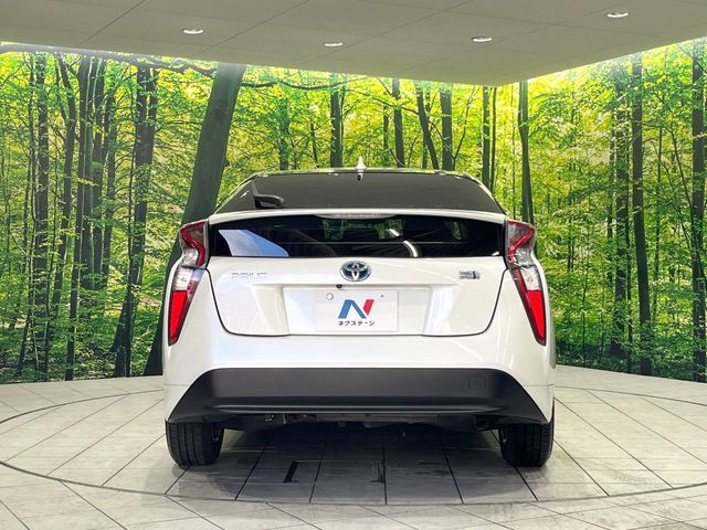 TOYOTA PRIUS 2017 Image 31