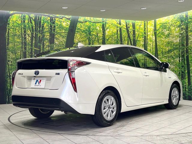 TOYOTA PRIUS 2017 Image 31