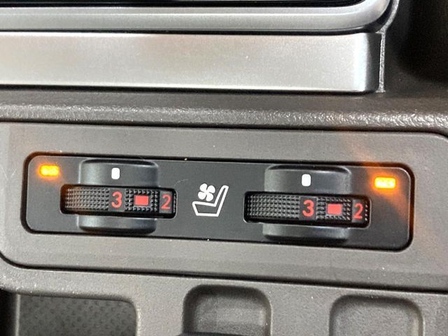 TOYOTA LANDCRUISER PRADO 2023 Image 31