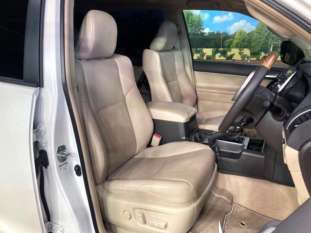 TOYOTA LANDCRUISER PRADO 2023 Image 31