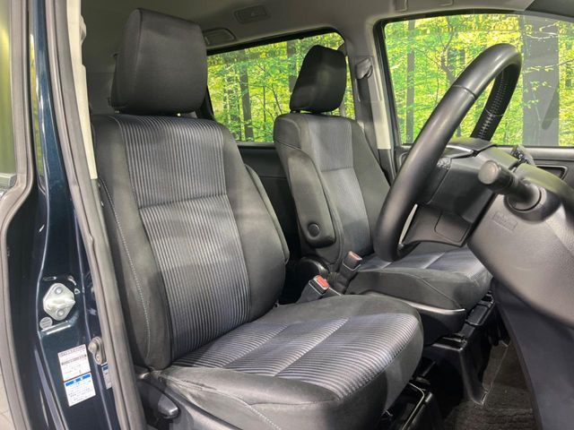 TOYOTA VOXY 4WD 2015 Image 31