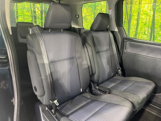 TOYOTA VOXY 4WD 2015 Image 31