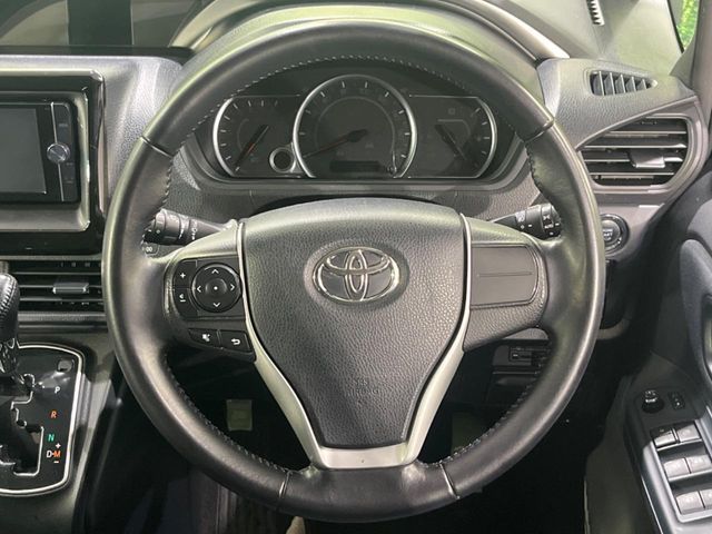 TOYOTA VOXY 4WD 2015 Image 31
