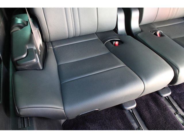 TOYOTA ALPHARD HYBRID 4WD 2019 Image 31