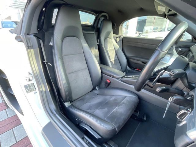 PORSCHE 718BOXSTER 2017 Image 31