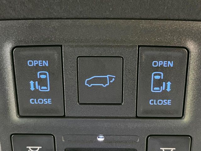 TOYOTA NOAH 2023 Image 31