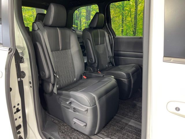 TOYOTA NOAH 2023 Image 31