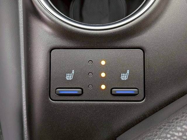 TOYOTA CAMRY HYBRID 2021 Image 31